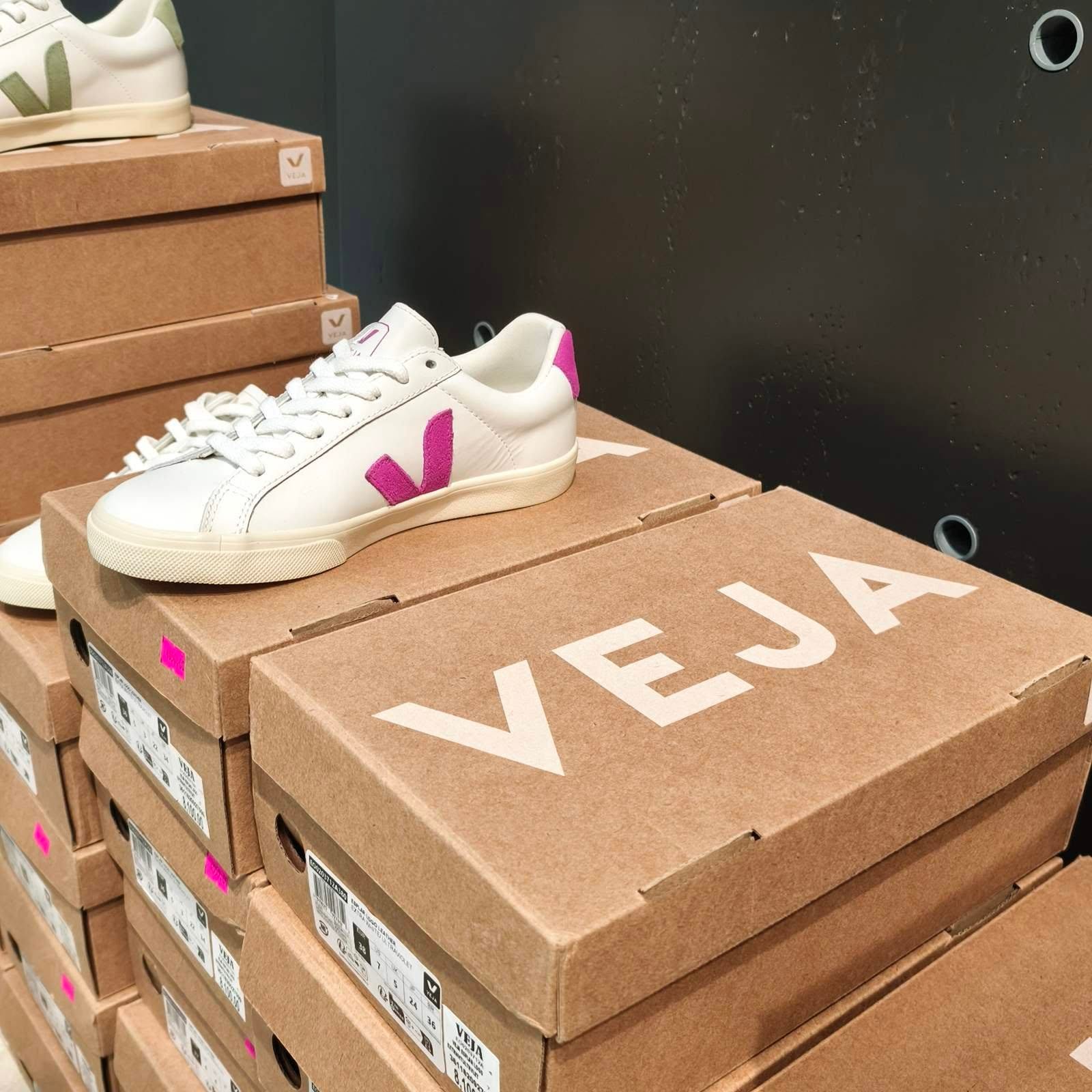 Veja Shoe Pallets Wholesale