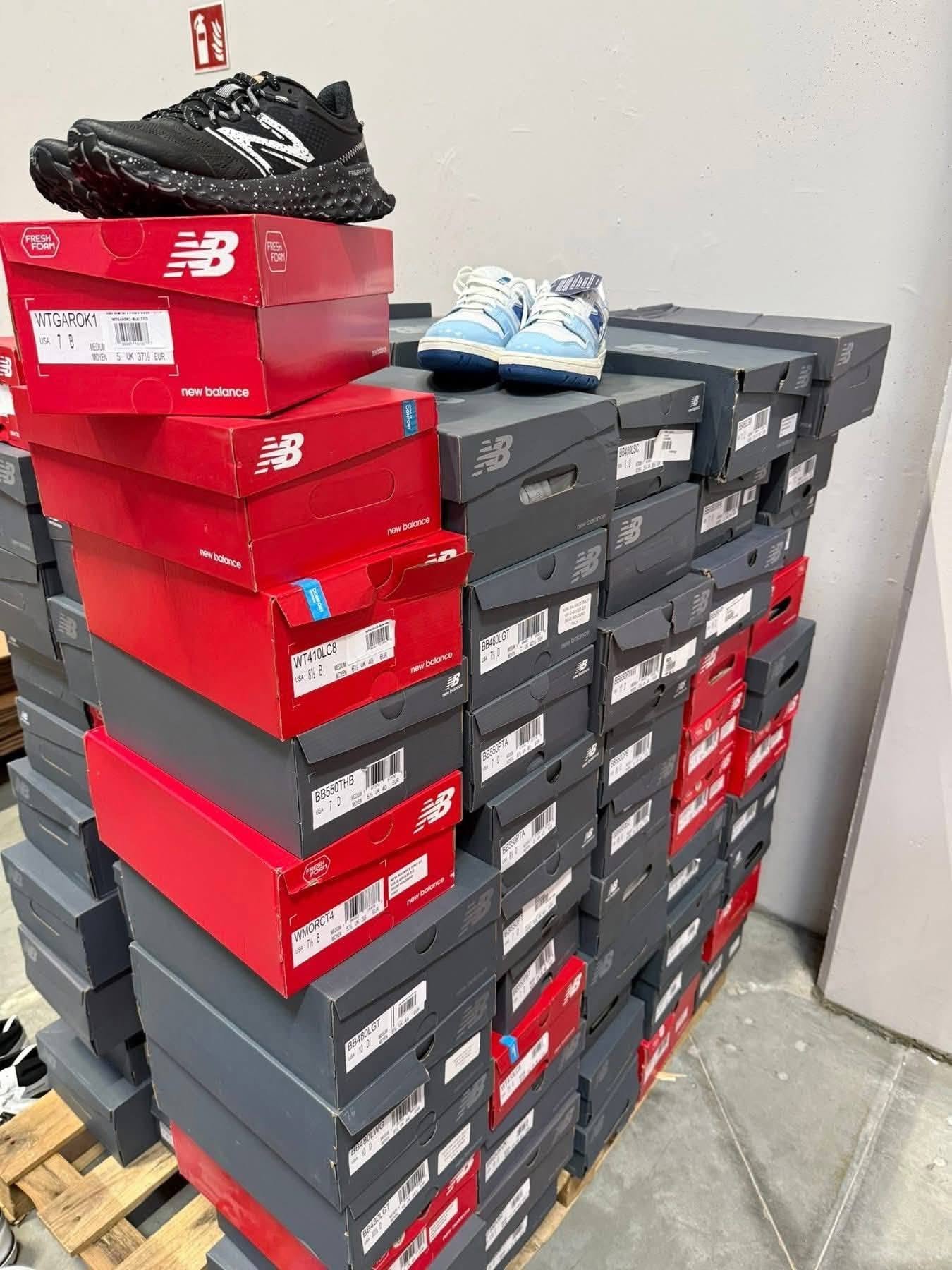 Mixed sneakers shoes liquidation pallets wholesale - Image 3