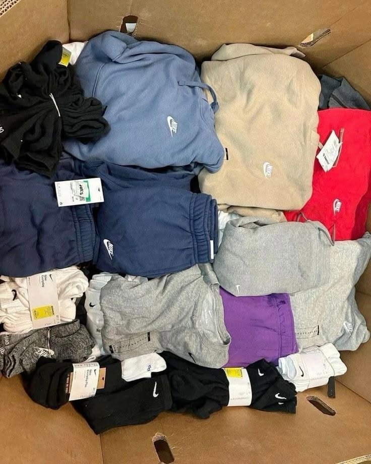 Clothing overstock pallets for sale - Image 8