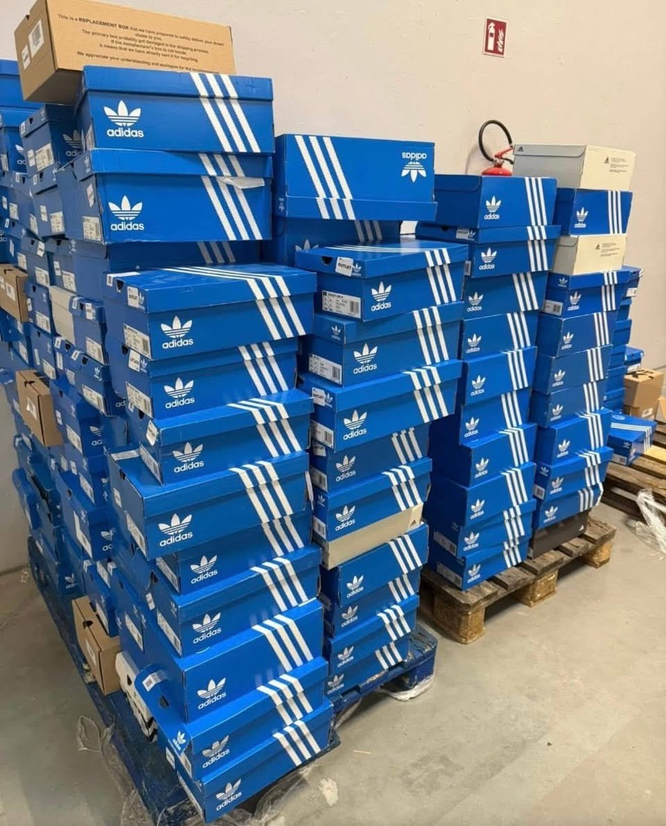 Mixed sneakers shoes liquidation pallets wholesale - Image 4