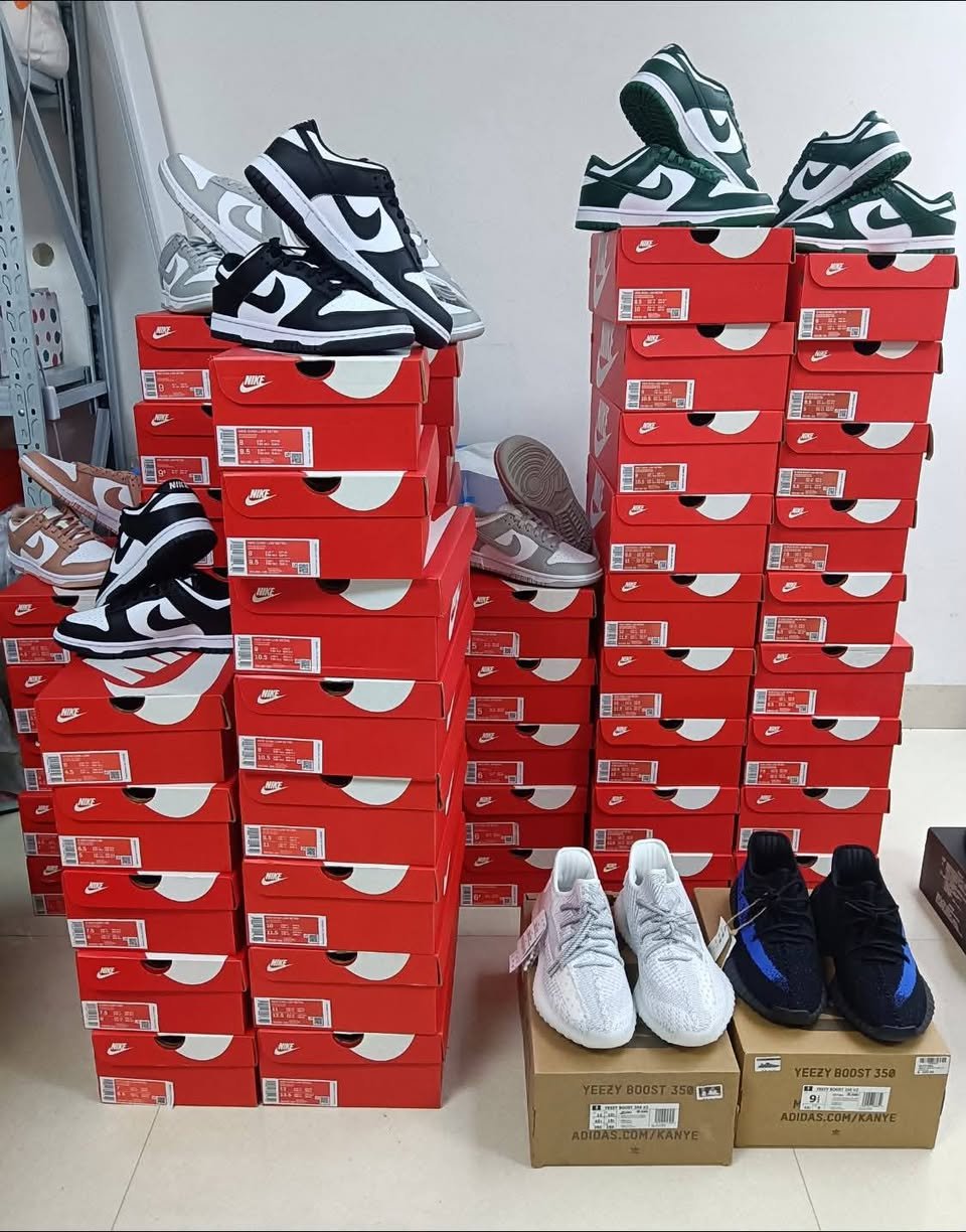 Mixed sneakers shoes liquidation pallets wholesale